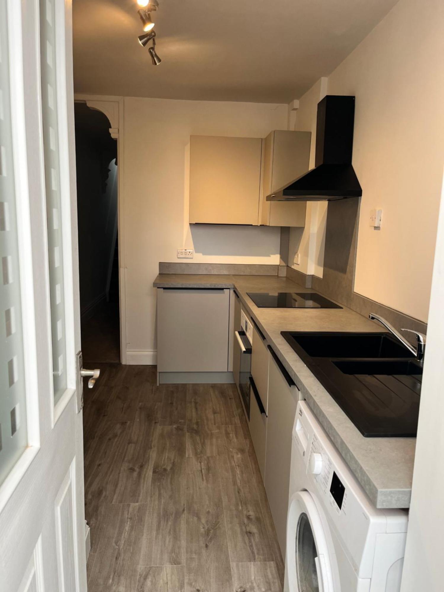 Southsea Homestays - Three Bedroom Home, Sleeps 8 - With Garden & Hot Tub Portsmouth Kültér fotó