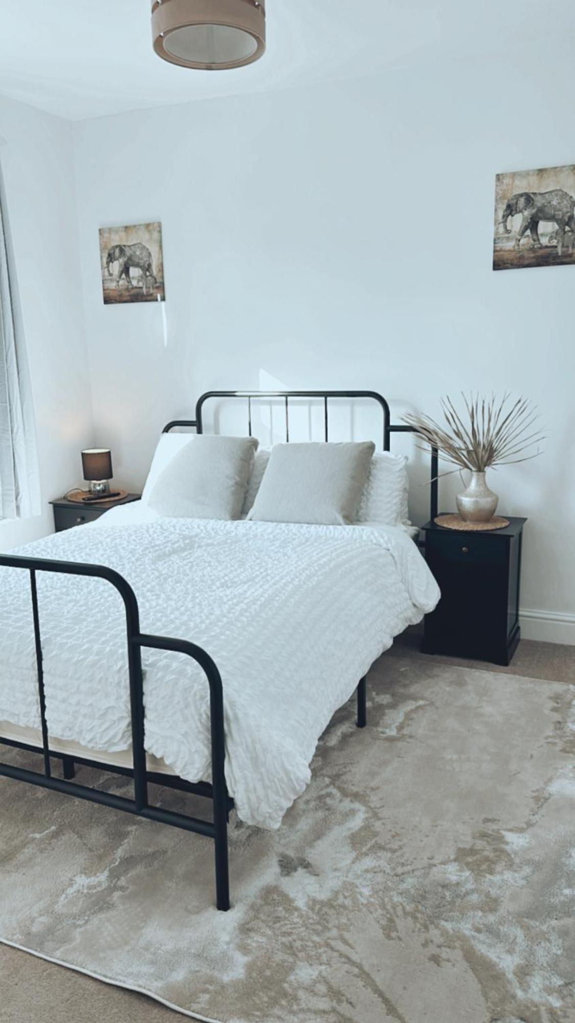 Southsea Homestays - Three Bedroom Home, Sleeps 8 - With Garden & Hot Tub Portsmouth Kültér fotó